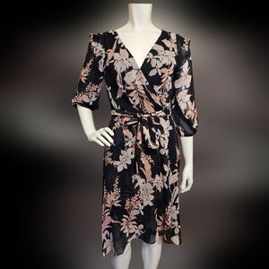 💙 128. Tommy Hilfiger Size 4 Floral Long Sleeve Dress